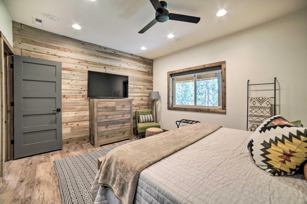 Contemporary Cabin With Game Room And Fire Pit Island Park Ngoại thất bức ảnh