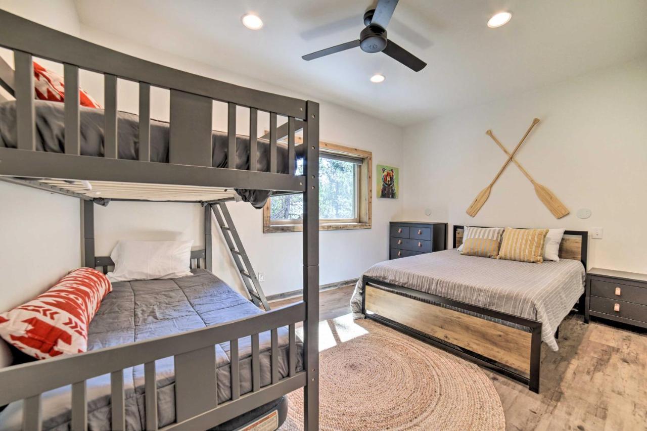 Contemporary Cabin With Game Room And Fire Pit Island Park Ngoại thất bức ảnh